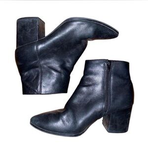 aldo women’s mini heel point toe black boots